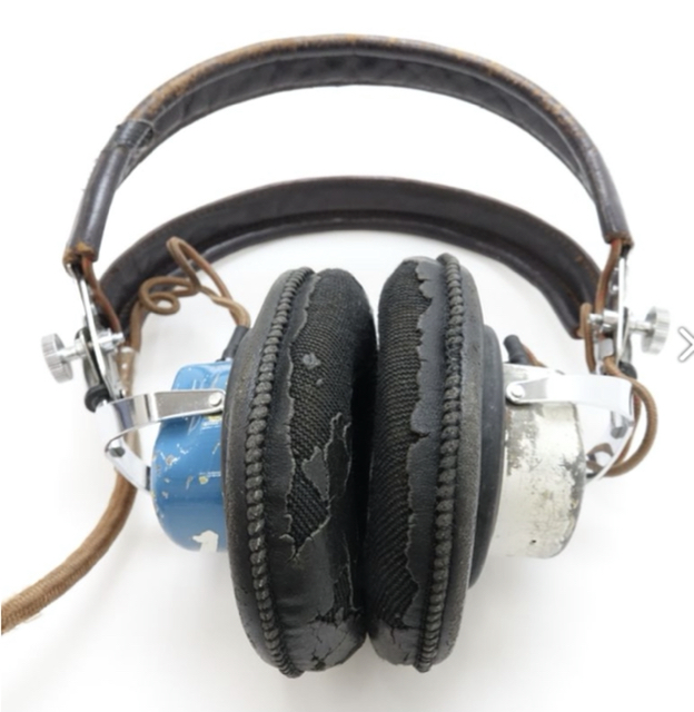 ELEGA DR 631c: headphone archive